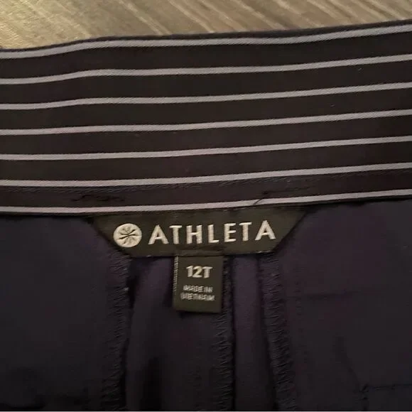 Athleta Tribeca Crop Navy Blue - Picture 5 of 9